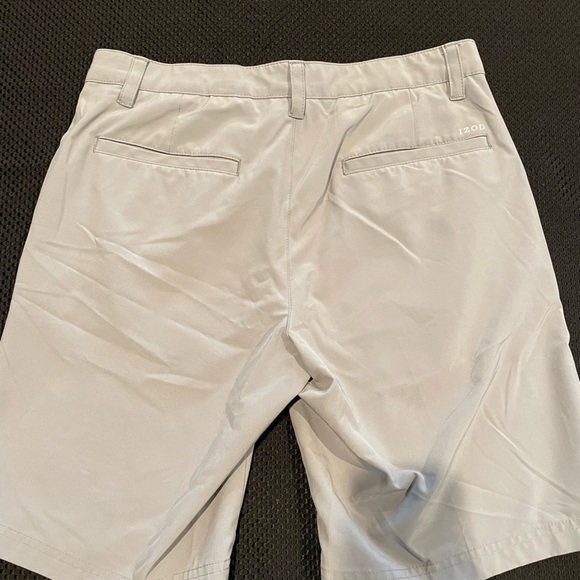 NWOT Izod Golf flat-front, gray shorts. Size 30 waist. - Picture 6 of 6